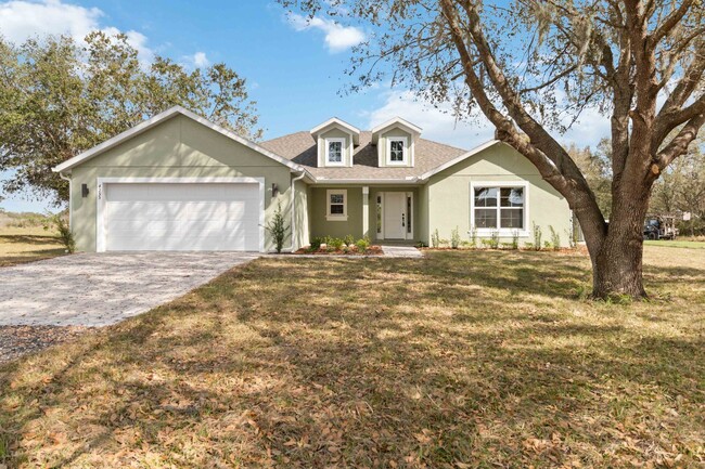 Beautiful Brand New 4/2 Home on 3/4 Acre F... - Beautiful Brand New 4/2 Home on 3/4 Acre F...