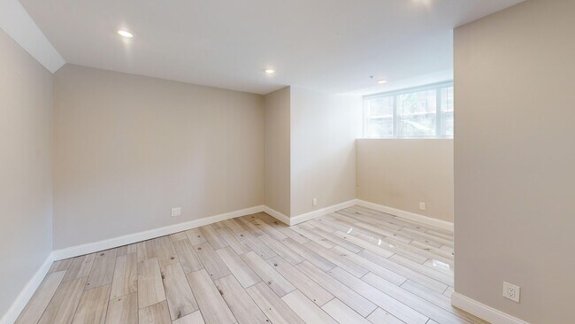 Photo - 2017 Commonwealth Ave Unidad #1