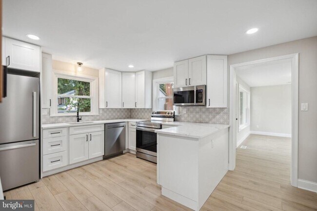 Photo - 6712 Benson Dr