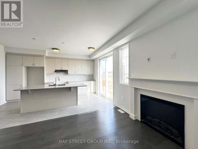 Photo - 127 Leslie Richards St