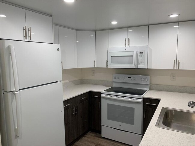 Photo - 19455 NE 10th Ave Condo Unit 3-207
