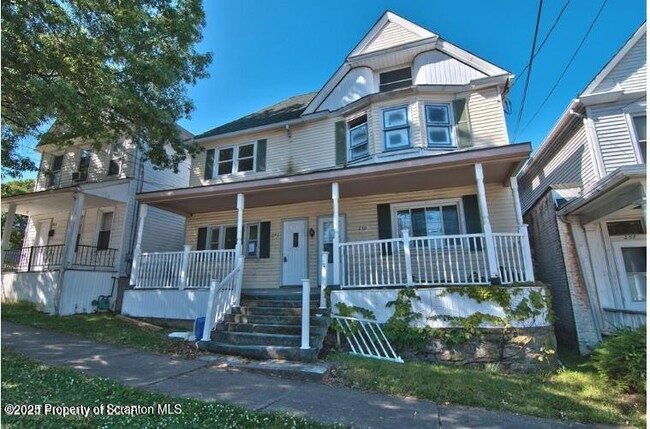 Building Photo - 261 Dana St
