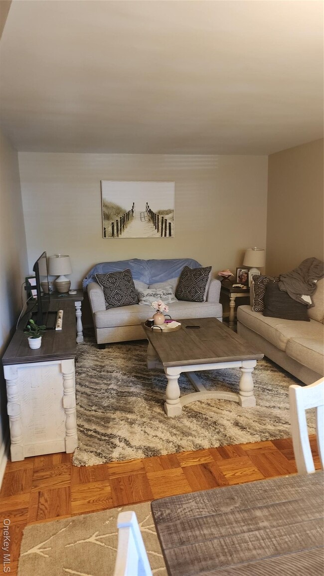 Building Photo - 3 Remsen Rd Unit 2F Rental