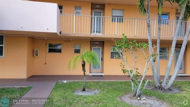 Building Photo - 3001 NW 46th Ave Unit 104 Rental