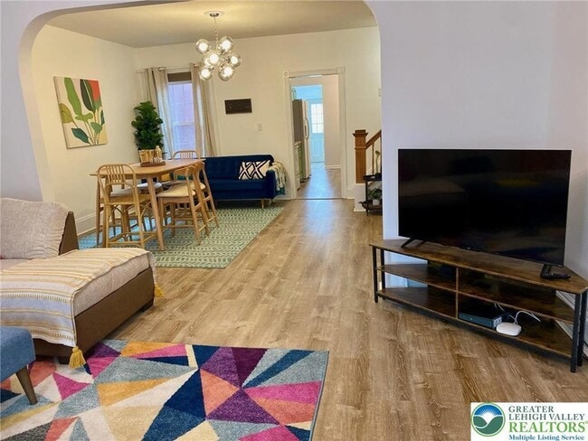 Photo - 37 E Evergreen St