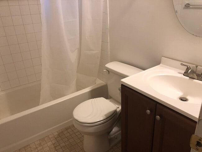 Photo - 528 Kuethe Rd NE Unit A