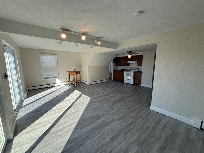 Photo - 304 Malden St Unidad 3