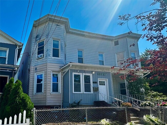 Building Photo - 18-17 125th St Unit 1st Floor Rental