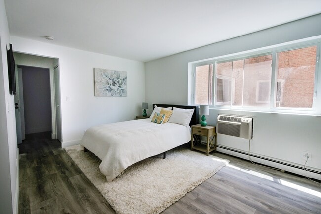 Photo - 5314 N Damen Ave