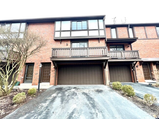 Building Photo - Sewickley Heights - Gorgeous Townhouse - 3...