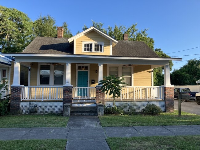 Photo - 710 Nun St House