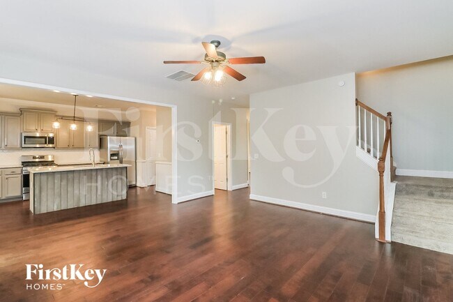 Photo - 27 Treadstone Ln