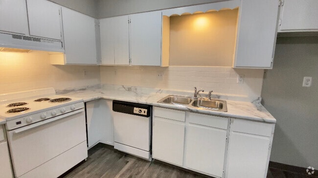 Kitchen - Fontainebleau Rental