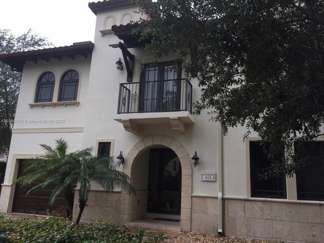 Building Photo - 404 Zamora Ave