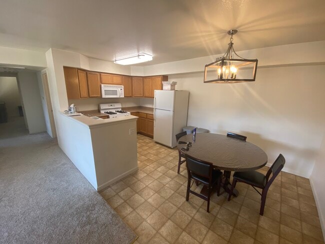 Building Photo - 2773 E 15th St Unit #303 Rental