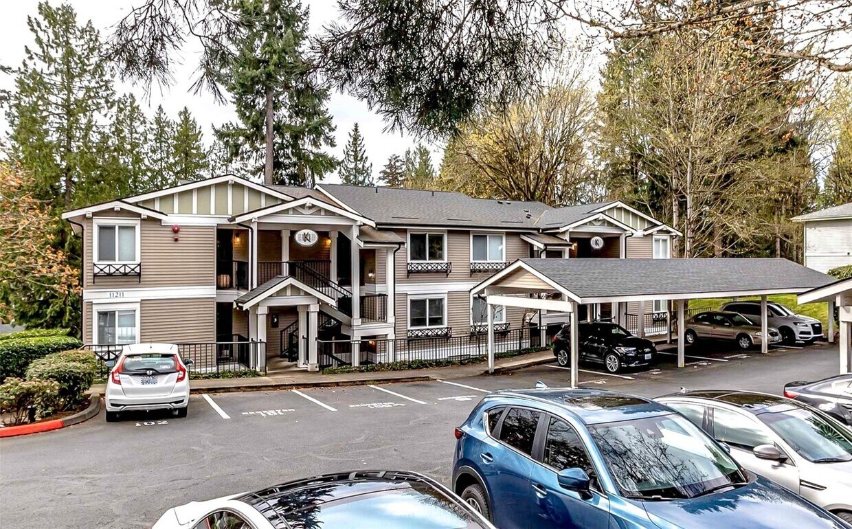 Photo - 11211 NE 128th St (Kirkland, WA)