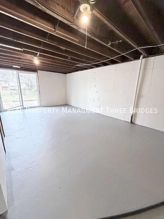 Photo - 241 Flora Dr