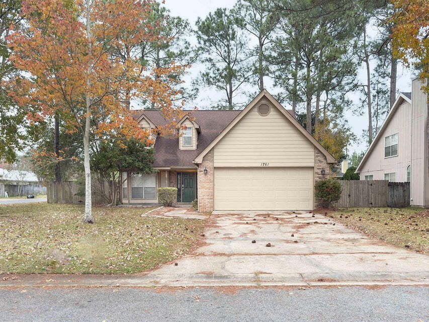 "Spacious 5-Bedroom Home Retreat in Fort Walton Beach!" - "Spacious 5-Bedroom Home Retreat in Fort Walton Beach!"