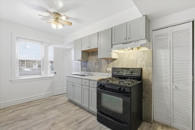 Photo - 5301 W Jackson Blvd