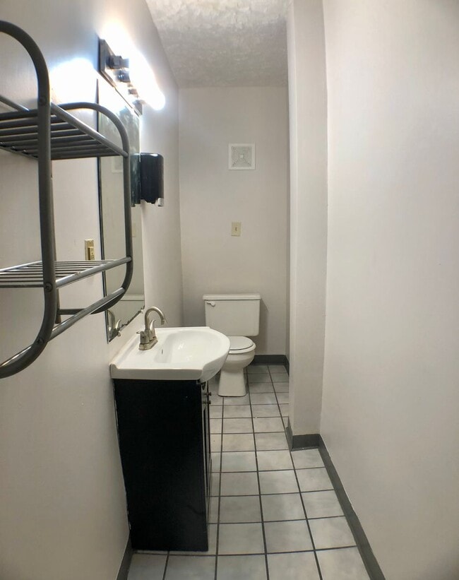 1 Bed / 1 Bath on 10th Ave close to Wexner... - 1 Bed / 1 Bath on 10th Ave close to Wexner... Unidad A