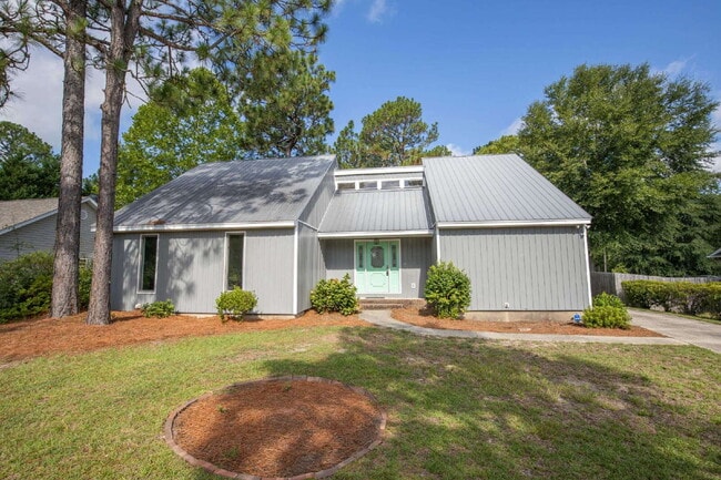 Photo - "Charming 3-Bedroom Retreat with Granite Touches and Cozy Fireplace on Winchester Rd!"
