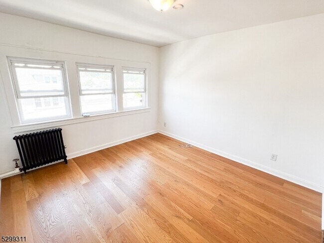 Photo - 33 Oraton St