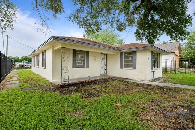 Building Photo - 4356 Phlox St Rental