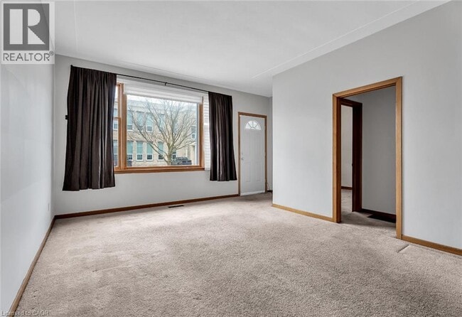 Photo - 162 East St Unit 1