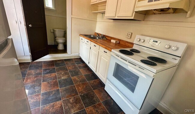 Photo - 341 Sterling St