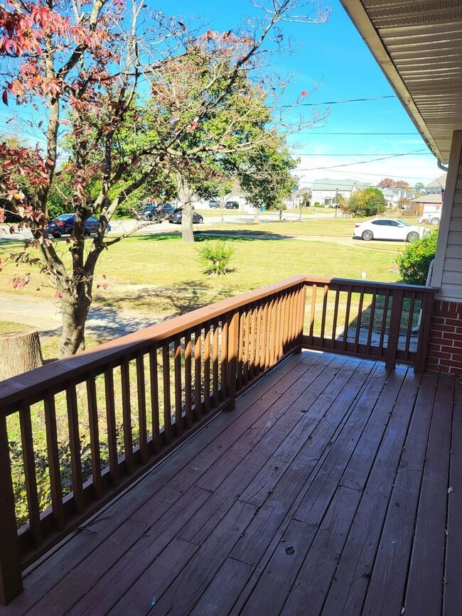 Building Photo - 8224 Meadow Creek Rd