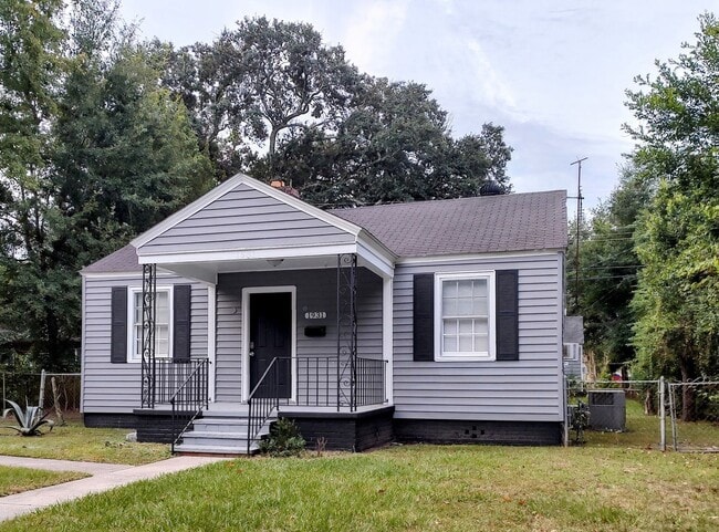 Building Photo - 1931 Unit House
