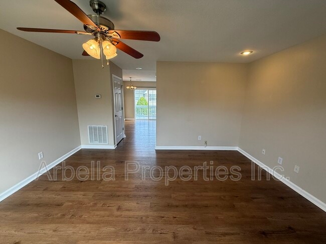 Photo - 2121 S Greenwood Dr Unit Apt 900