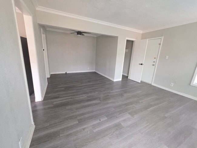 Photo - 219 SE 13th St Unidad #4