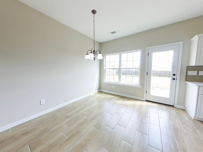 Photo - 760 Keyes Dr
