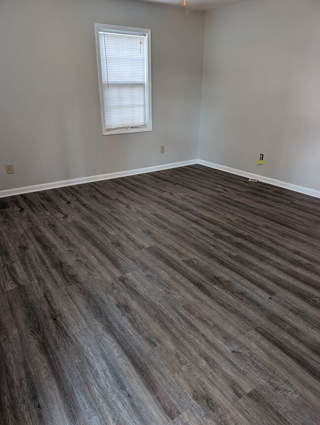 Photo - 2110 Shamrock Dr E