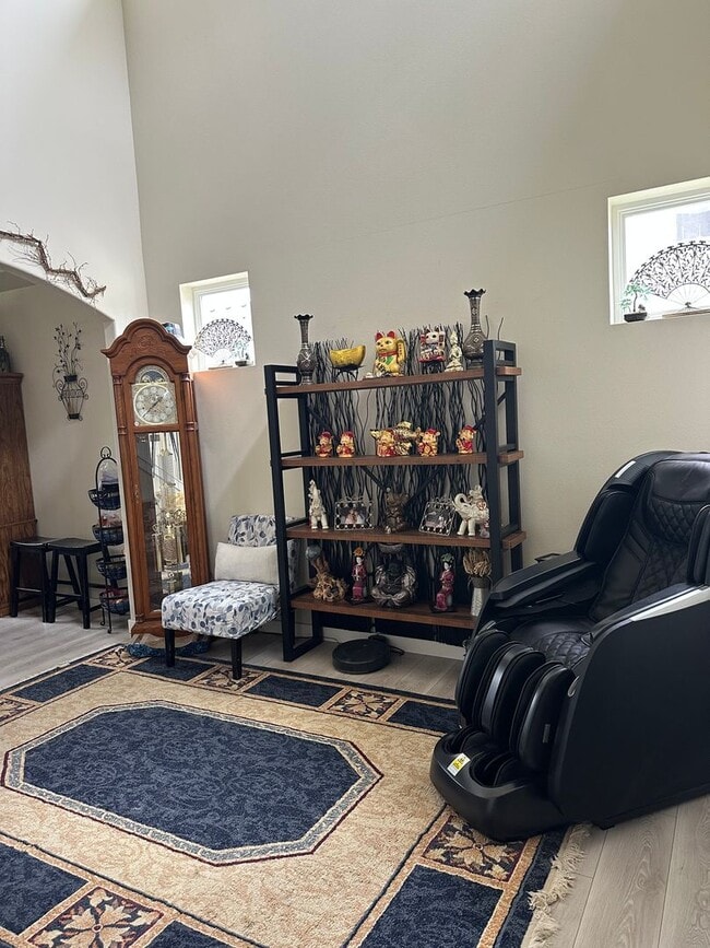 Photo - Beautiful 5 Bed/3Ba Single Family Home