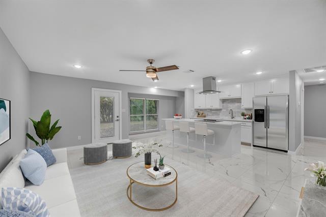 Photo - 313 Clearwood Dr