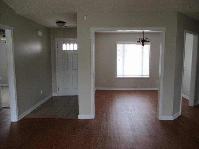 Photo - 220 Merin Height Rd