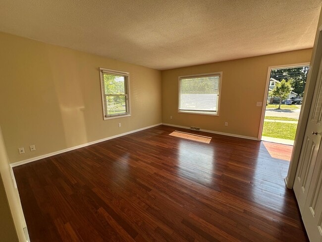 Photo - Adorable home on the NE side of Grand Rapids!