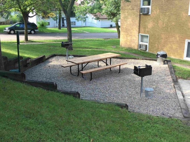 Photo - White Bear Apartments