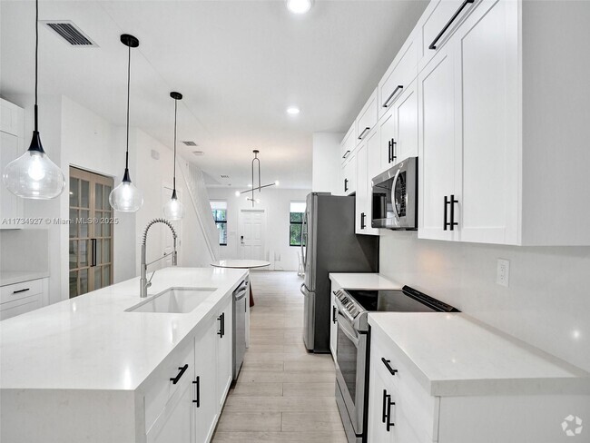 Building Photo - 1518 SW 29th St Rental