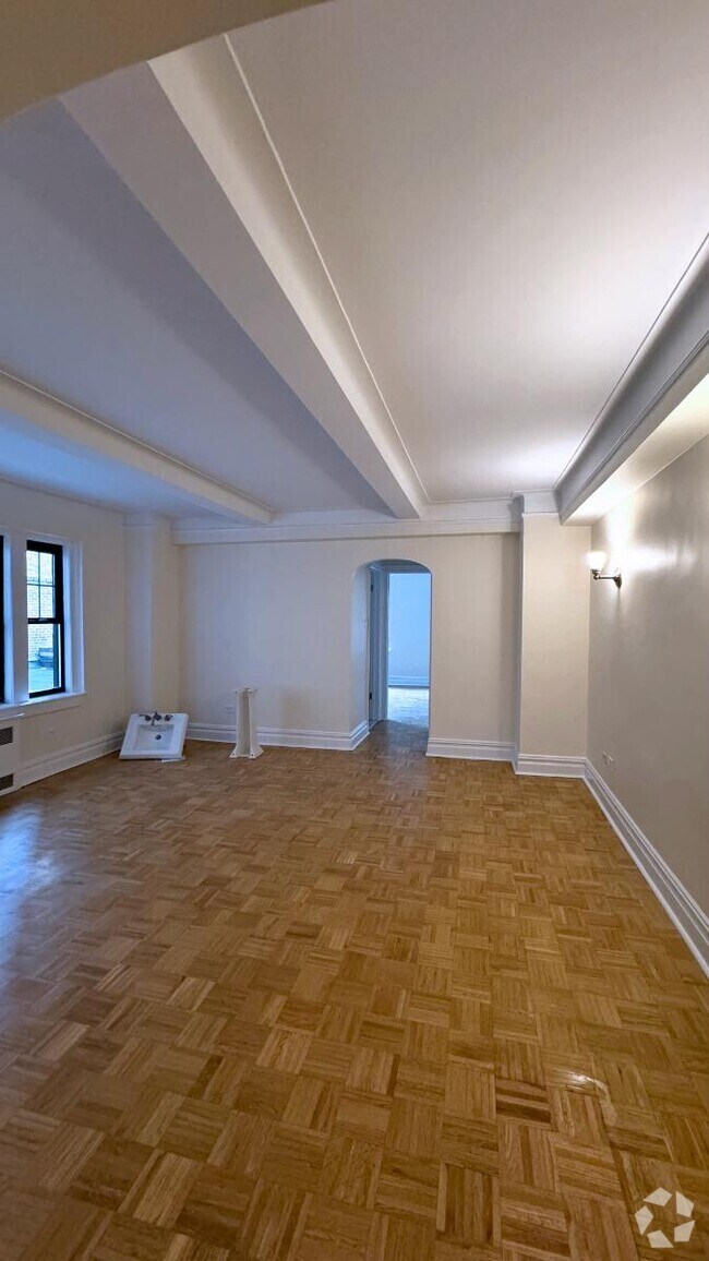 Building Photo - 95 Christopher St Unit 2G Rental