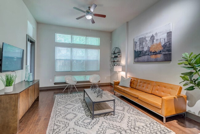 Photo - 1 Month Free on a 2/2 in Central Houston! Unit 5HP1
