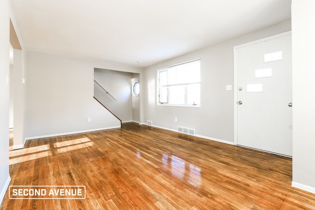 Photo - 136 College Park Dr