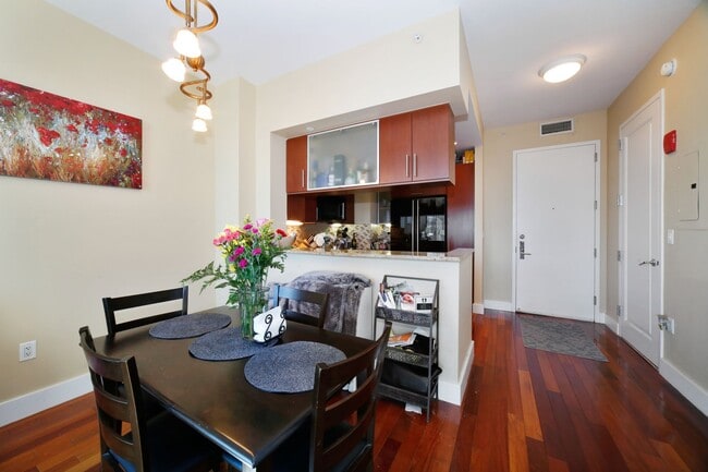 Photo - 175 Huguenot St Unit 1205