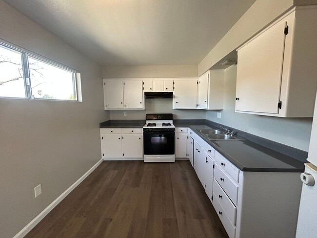 Photo - 816 Sutter Ave Unit #C
