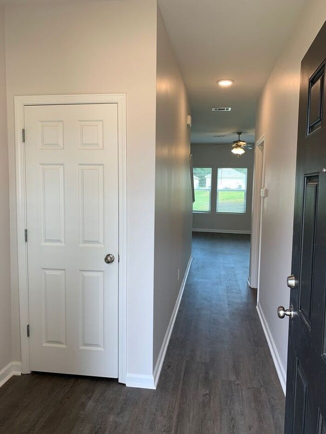 Photo - Move-In Ready! Spacious 3-Bedroom, 2-Bath Home in Waterbury — Apply Today to Secure Yours!