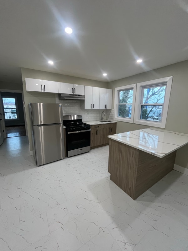 Building Photo - 9 Stecher St Unit 3