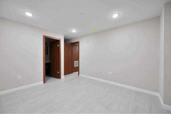 Photo - 616 N 40th St Apartment Unit B