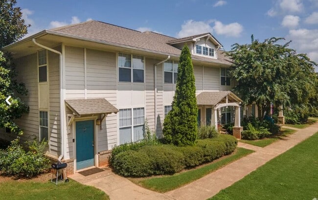 Towne at Lakewood Heights